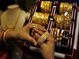 Government lowers import tariff value of gold to USD 550 per 10 gm